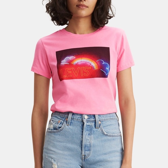 Levis | Women's Pink Perfect Graphic T-Shirt - Picture 1 of 7